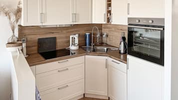 Kühlschrank, Herdplatte, Geschirrspüler