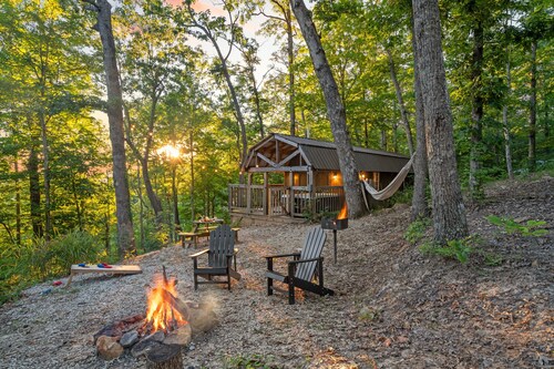 Hot Tub! Tiny House Retreat in the Woods