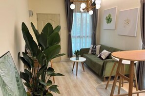 Room - Me Town House (Shenzhen)