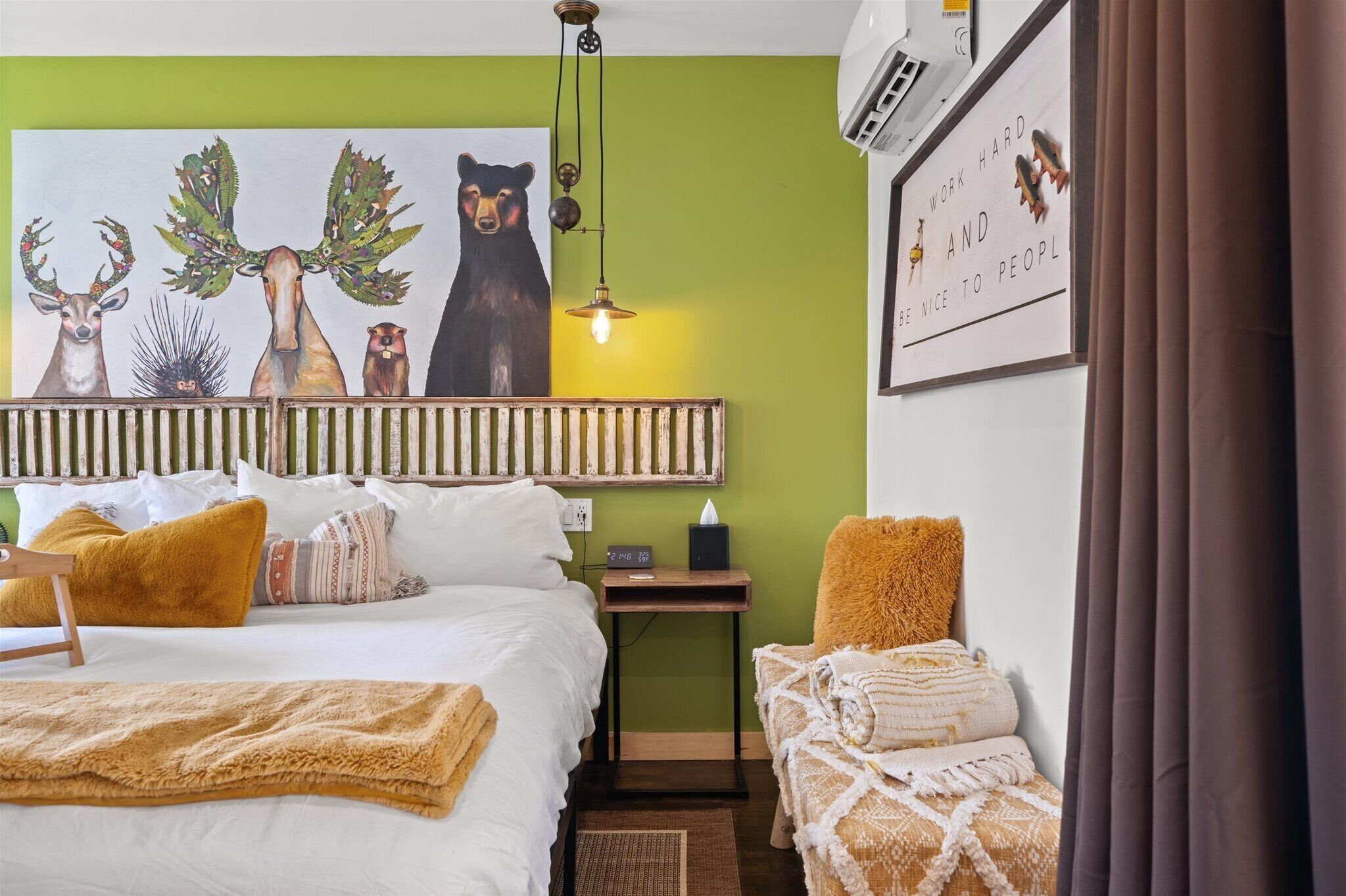 1 quarto, Wi-Fi de cortesia, roupa de cama