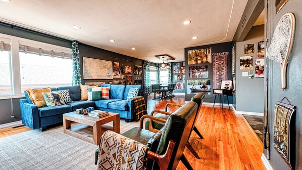 Interior - Spacious 5-bedroom House Just 1 Block from the Lake, with a Boat Launch! (Moses Lake)