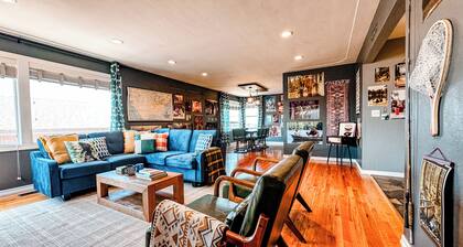 Spacious 5-bedroom House Just 1 Block from the Lake, with a Boat Launch!