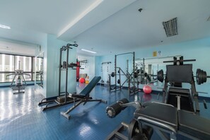 Fitness facility - Manila bayview superior Queen 1BR BA Balcony w/ bayview  (Manila)