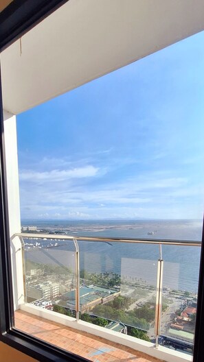 Interior - Manila bayview superior Queen 1BR BA Balcony w/ bayview  (Manila)