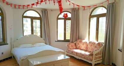 Warm Hotel on the Coast of Dalian