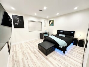3 chambres, coffres-forts dans les chambres, Wi-Fi, draps fournis