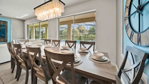 Dining - 4x TV Wall, Pool Table, EV Charger, Waterpark, 15 Mins to Disney: Grand Getaway (Davenport)