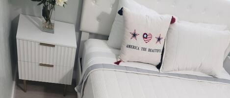 1 sovrum, värdeförvaringsskåp på rummet och strykjärn/strykbräda