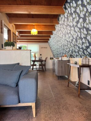 Interior - Meadow Lakes Cottage Yosemite & Kings Canyon Parks Gourmet Kitchen Close to Snow (Auberry)