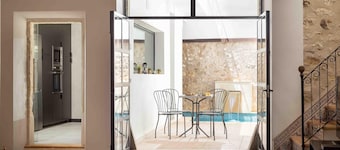 Beautiful renovated town house with pool and spa in Campanet