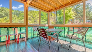 Basic Room, 1 Bedroom (203) | 1 bedroom, free WiFi