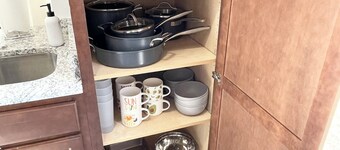 Spacious 4-bedroom house in enjoyable Pensacola with AC, WiFi