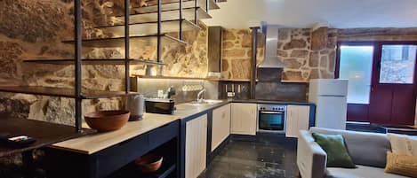 Fridge, microwave, oven, coffee/tea maker