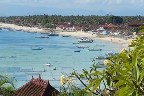 ชายหาด