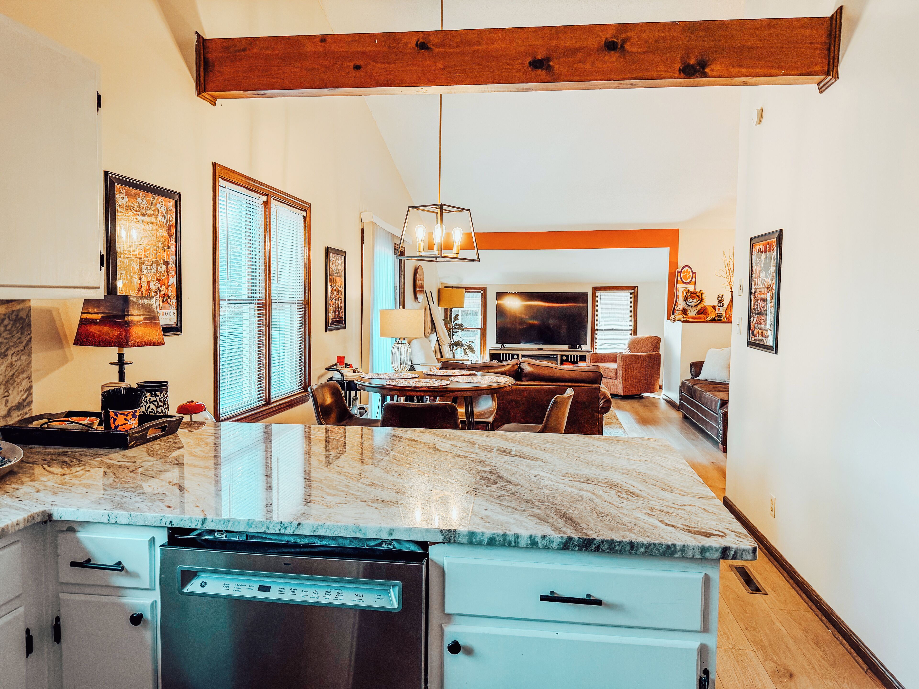 المنشأة من الداخل