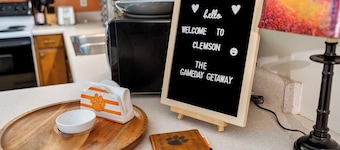 Gameday Getaway! - Less than 2 miles from Death Valley!