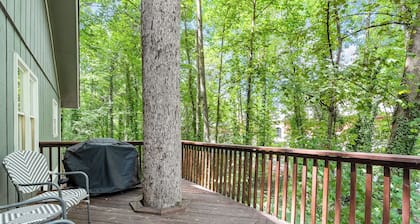 Gameday Getaway! - Less than 2 miles from Death Valley!