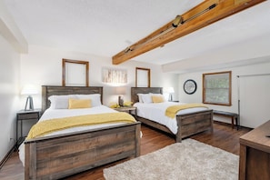 4 室のベッドルーム、アイロン / アイロン台、WiFi (無料)、ベッドシーツ