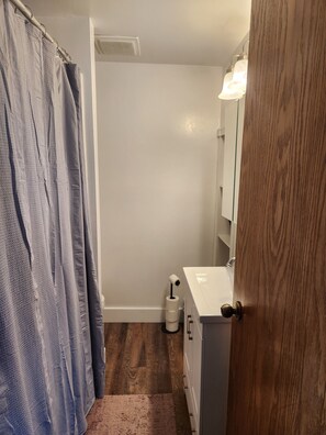 ヘアドライヤー、タオル、石鹸、シャンプー