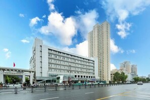 Exterior - Homeinn Selected Hotel (Zhengzhou Huayuan Road Grand Emporium) (Zhengzhou)