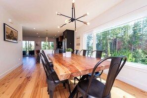 Dining - Remote Luxury | Quiet Cul-de-sac (Fraser)