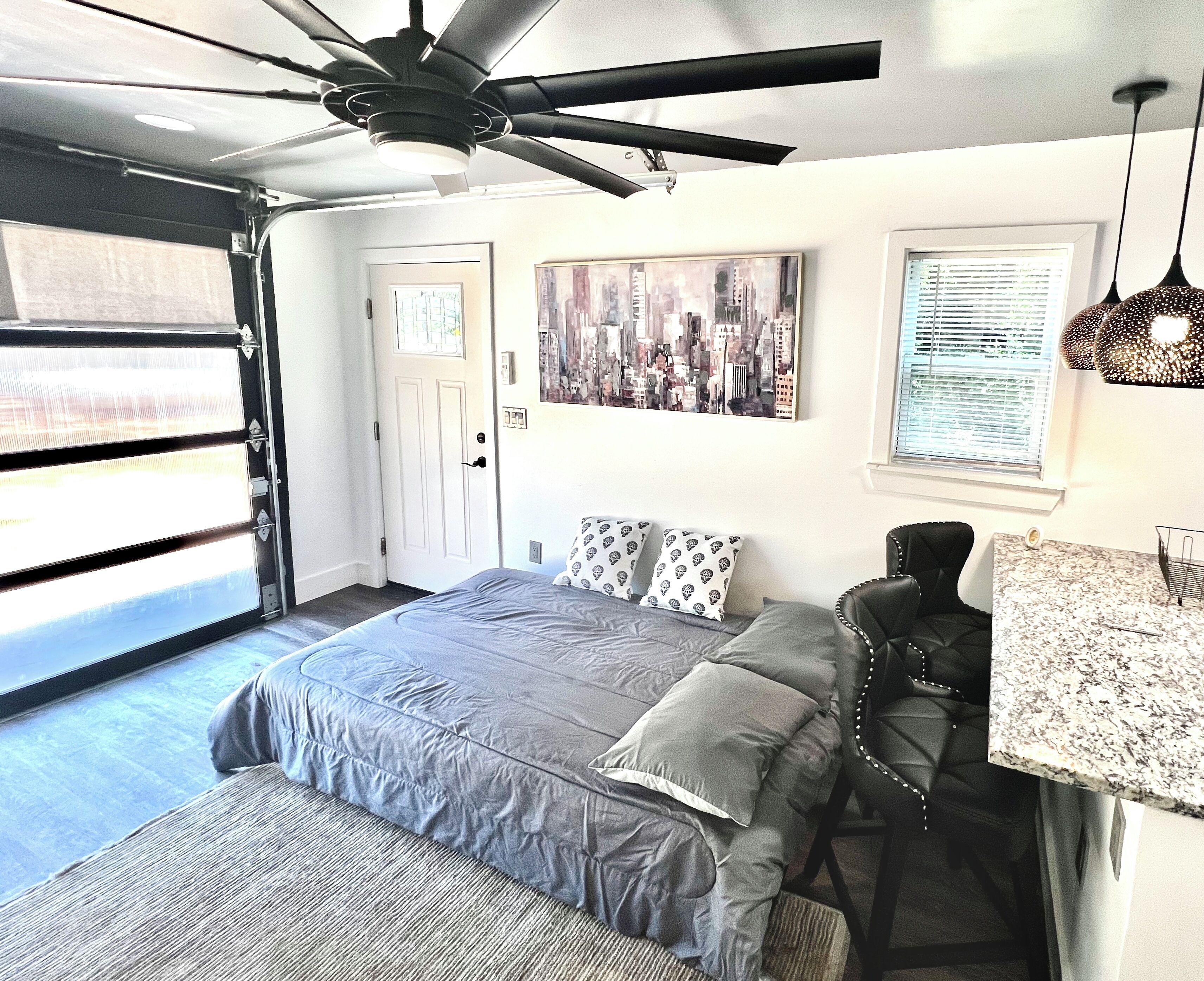 Desk, free WiFi, bed sheets