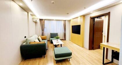 Yiren Hotel (Tongliao Railway Station People's Park)