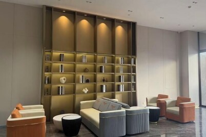 Yiren Hotel (Tongliao Railway Station People's Park)