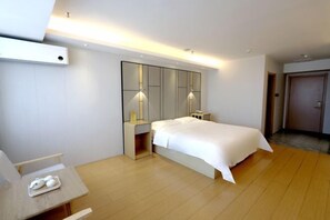 Room - Yiren Hotel (Tongliao Railway Station People's Park) (Tongliao)