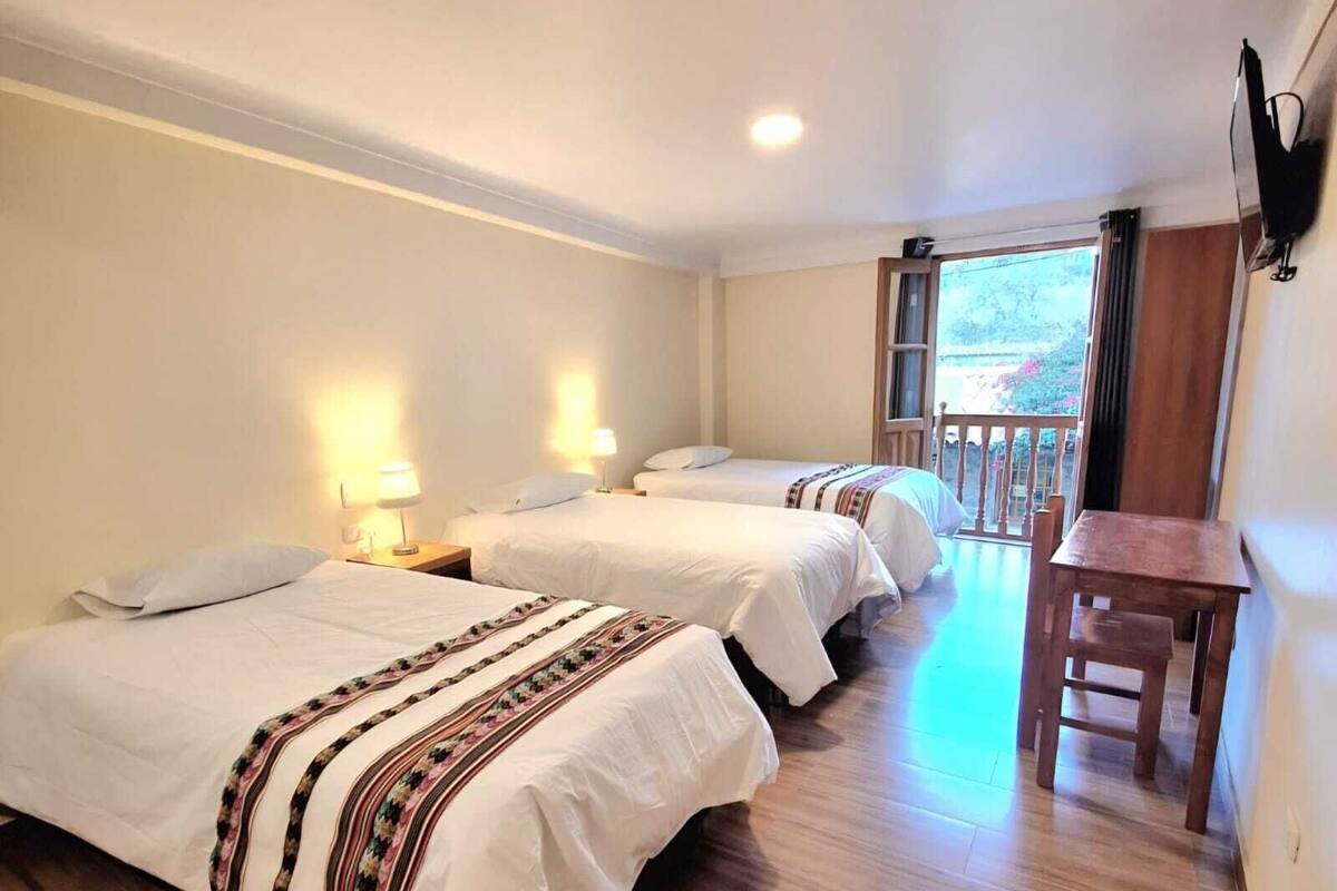 Habitación triple, vistas al río | Wifi gratis
