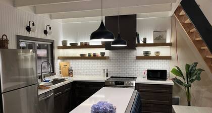 Little Giant, concrete built
Serene 2-bedroom house with WiFi in charming Coram