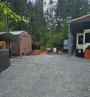 Property grounds - Nook of Monte Cristo: Tiny House of Mtn Loop Hwy.  (Granite Falls)
