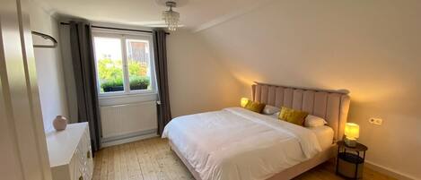 3 chambres, fer et planche Ă repasser, Wi-Fi, literie fournie