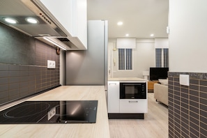 Frigorifero, microonde, forno, lavastoviglie