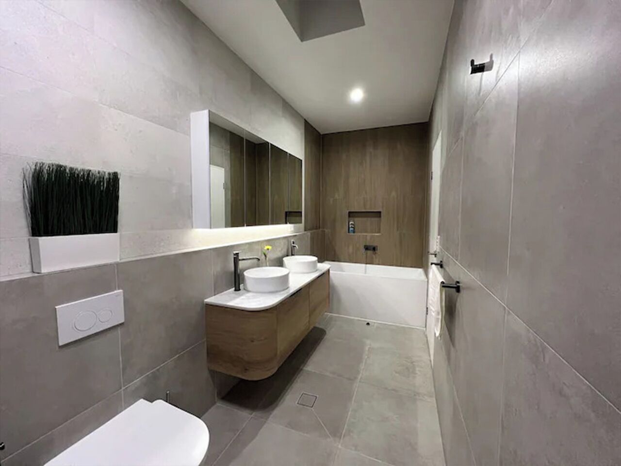 Superior Room, 1 Queen Bed, Non Smoking | Free WiFi