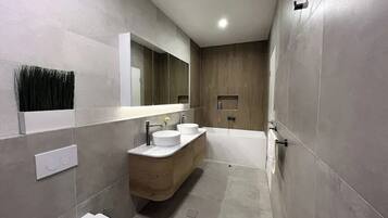 Superior Room, 1 Queen Bed, Non Smoking | Free WiFi