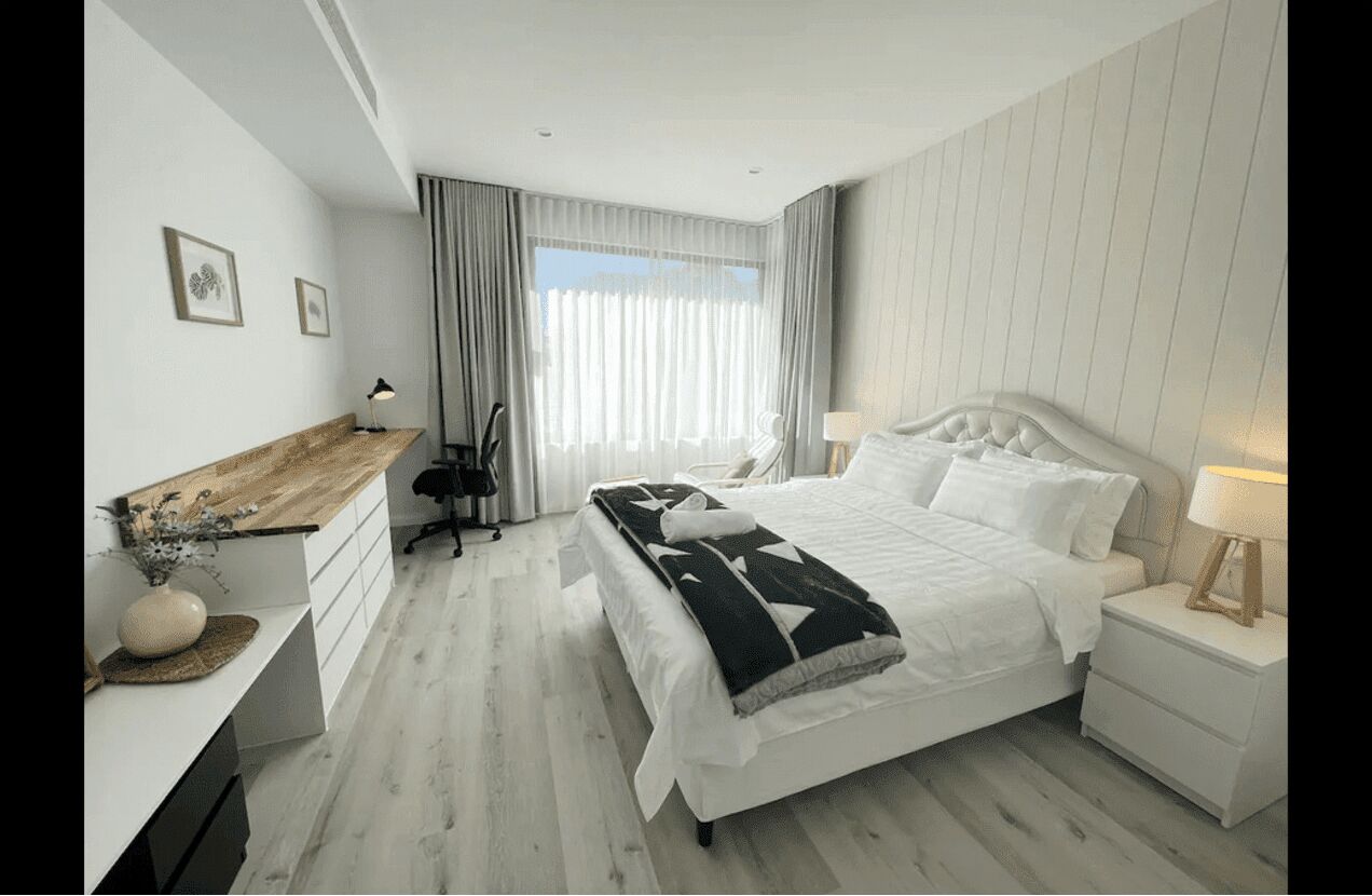 Superior Room, 1 Queen Bed, Non Smoking | Free WiFi