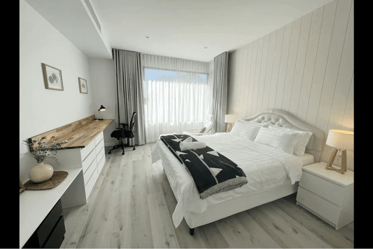 Superior Room, 1 Queen Bed, Non Smoking | Free WiFi