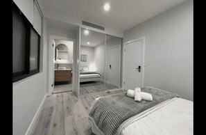 Standard-Einzelzimmer, 1 Queen-Bett, Nichtraucher | 1 Schlafzimmer, kostenloses WLAN