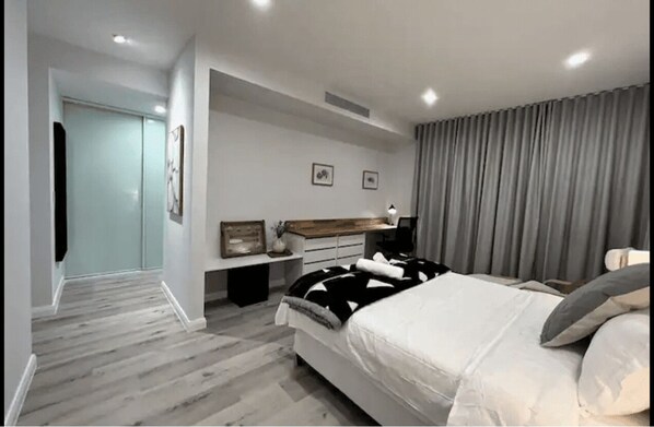 Habitación superior, 1 cama de matrimonio, no fumadores | Wifi gratis