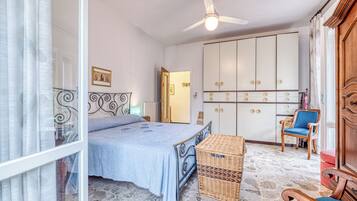 1 chambre, fer et planche Ă  repasser, draps fournis