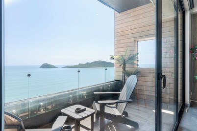 Piso 18 en Malecon con Vista al Mar en Zona Turistuca