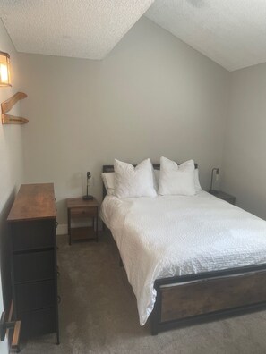 2 chambres, fer et planche à repasser, accès au Wi-Fi (inclus)