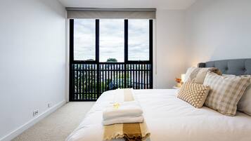 Exclusive House, City View | 3 bedrooms, blackout drapes, iron/ironing board, free WiFi