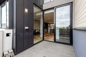 Rumah Eksklusif, pemandangan kota | Balkon