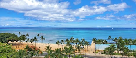 Plage, chaises longues