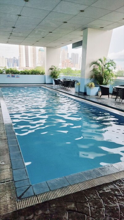 Fully Furnished 3-bedroom condo in the heart of Mandaluyong with great amenities