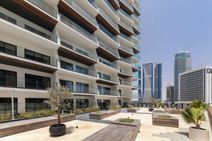 Property grounds - Binghatti Canal 1BR with view on Marina (Dubai)