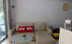 Living area - OYO 75429 '101 Place Navanakorm' (Khlong Luang)