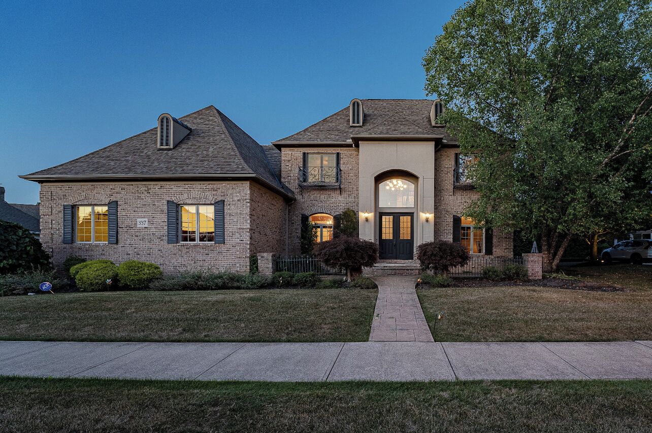 Spacious 4-bedroom house in serene Highland Hts! W/ pool AC, WiFi, fitness room 